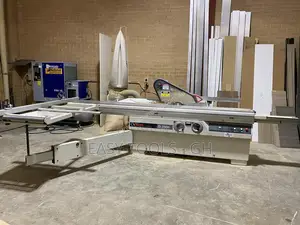 Industrial Sliding Large Tablesaw _ M