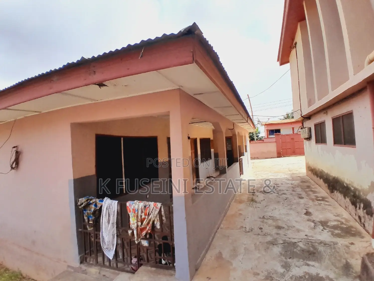 12bdrm House in K Fuseini Estate, Kumasi Metropolitan for sale