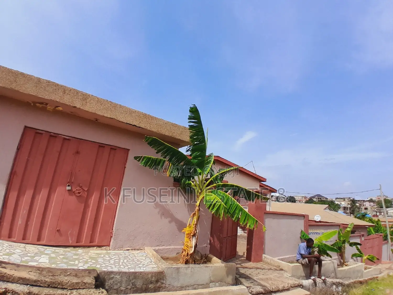 12bdrm House in K Fuseini Estate, Kumasi Metropolitan for sale