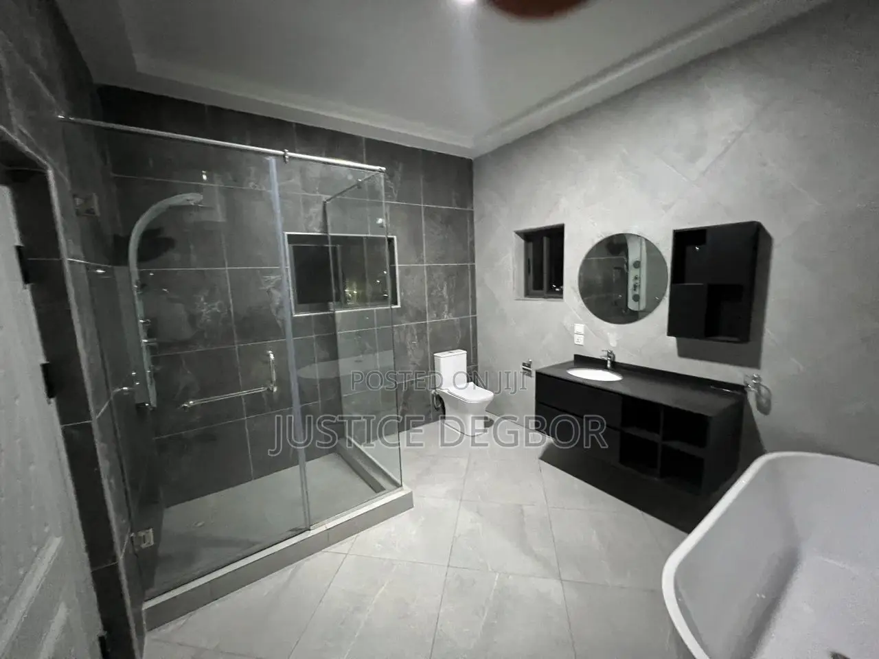 5bdrm House in Bestchoice Property, Accra Metropolitan for sale