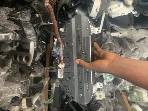 Toyota Avensis 2010 Meterboard