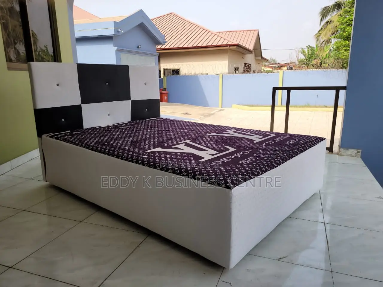 Inbuilt Bed