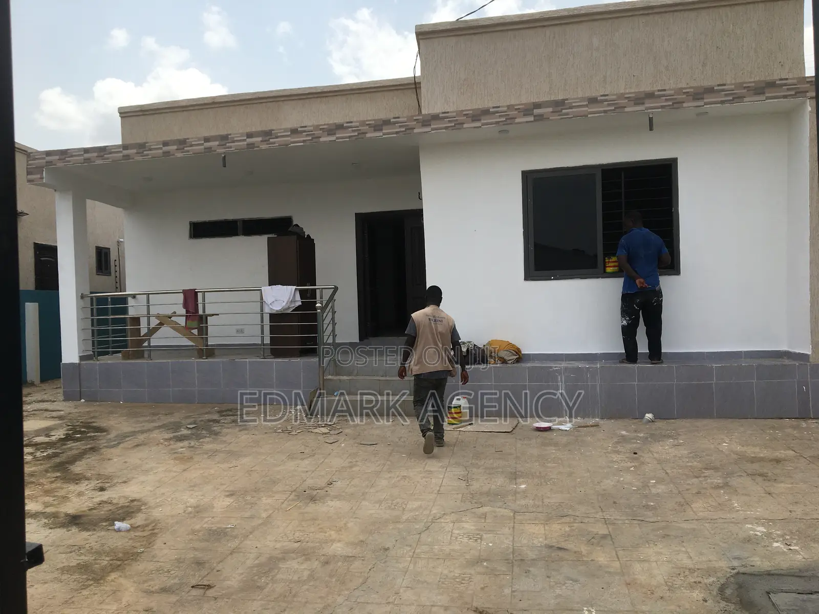 4bdrm House in Kwabeyna Acp, Ga East Municipal for sale