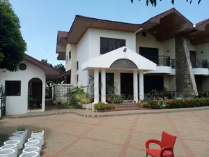 7bdrm House in Com18, Sakumono for sale