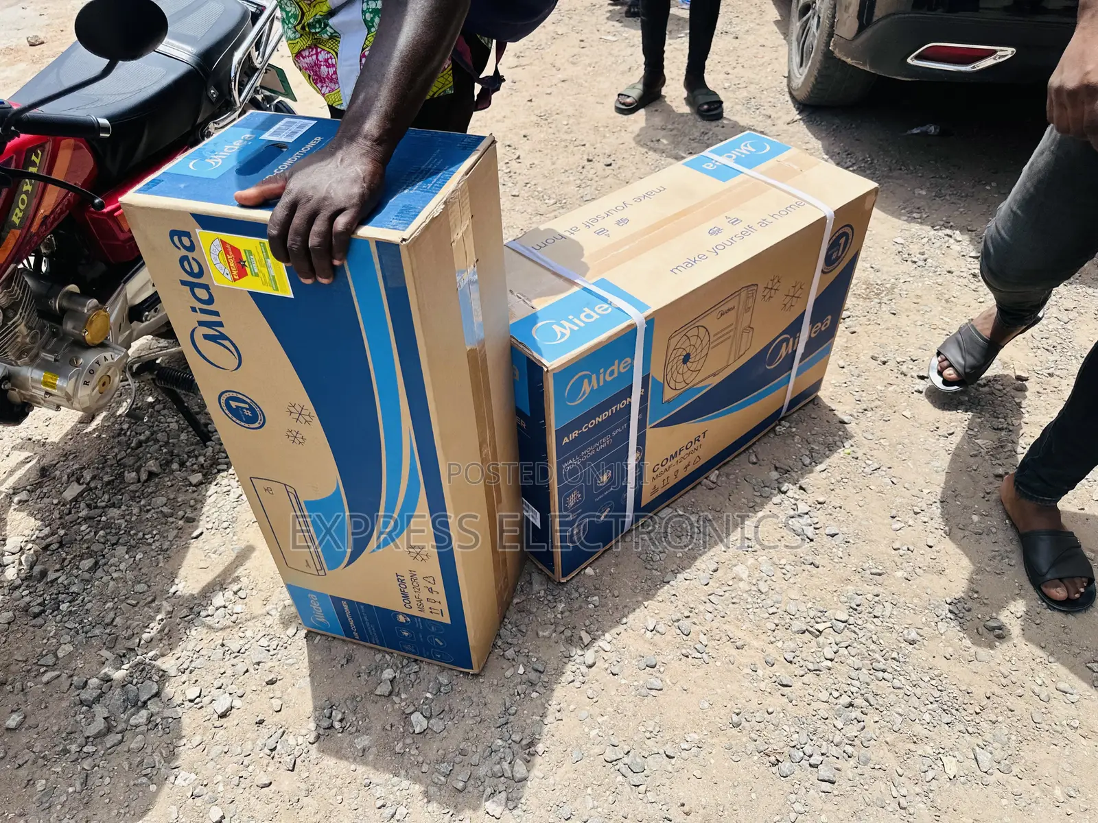 2.5hp Split R410 Gas Midea White