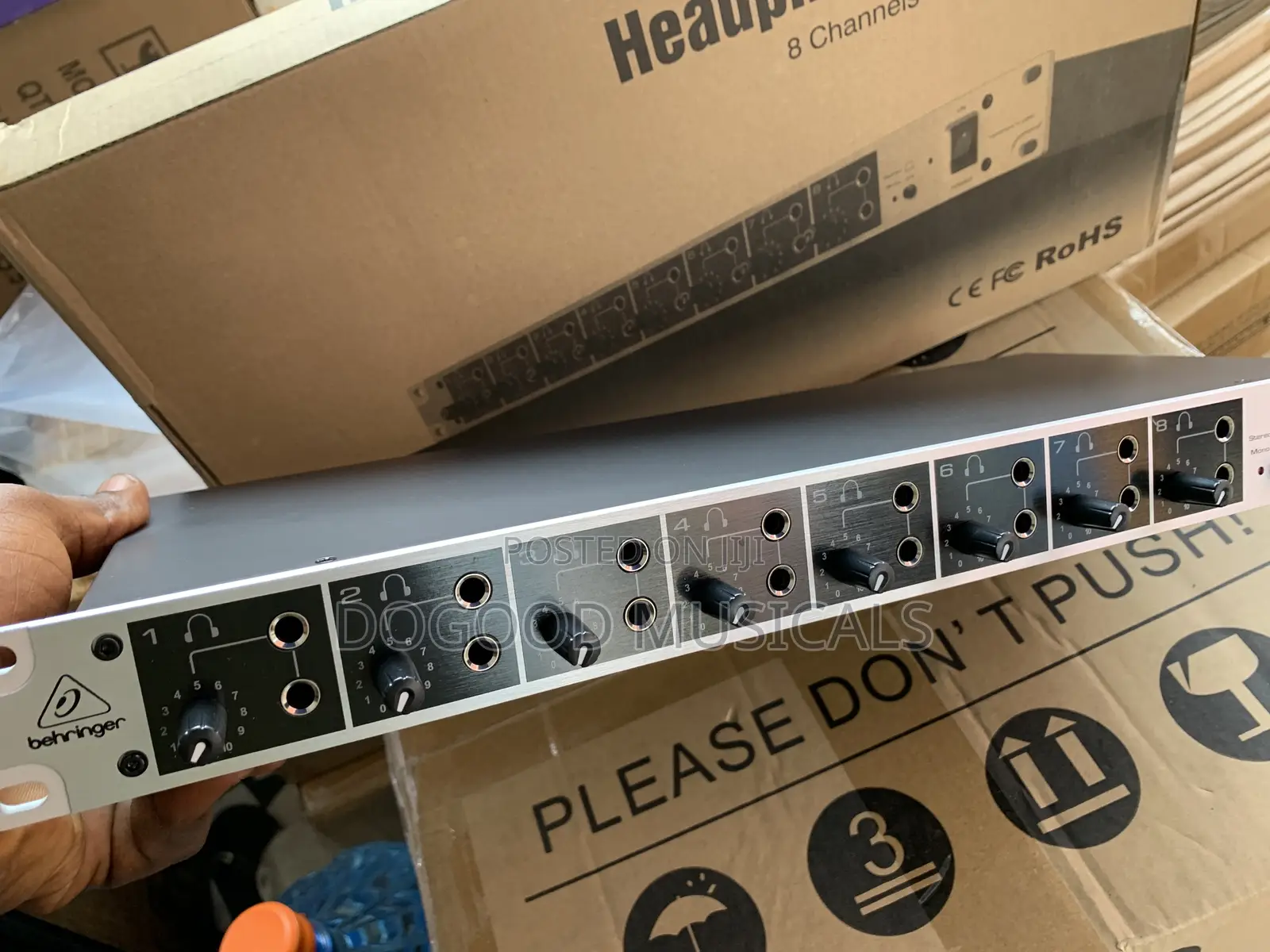 Behringer Hpa-1600 Headphone Amplifier