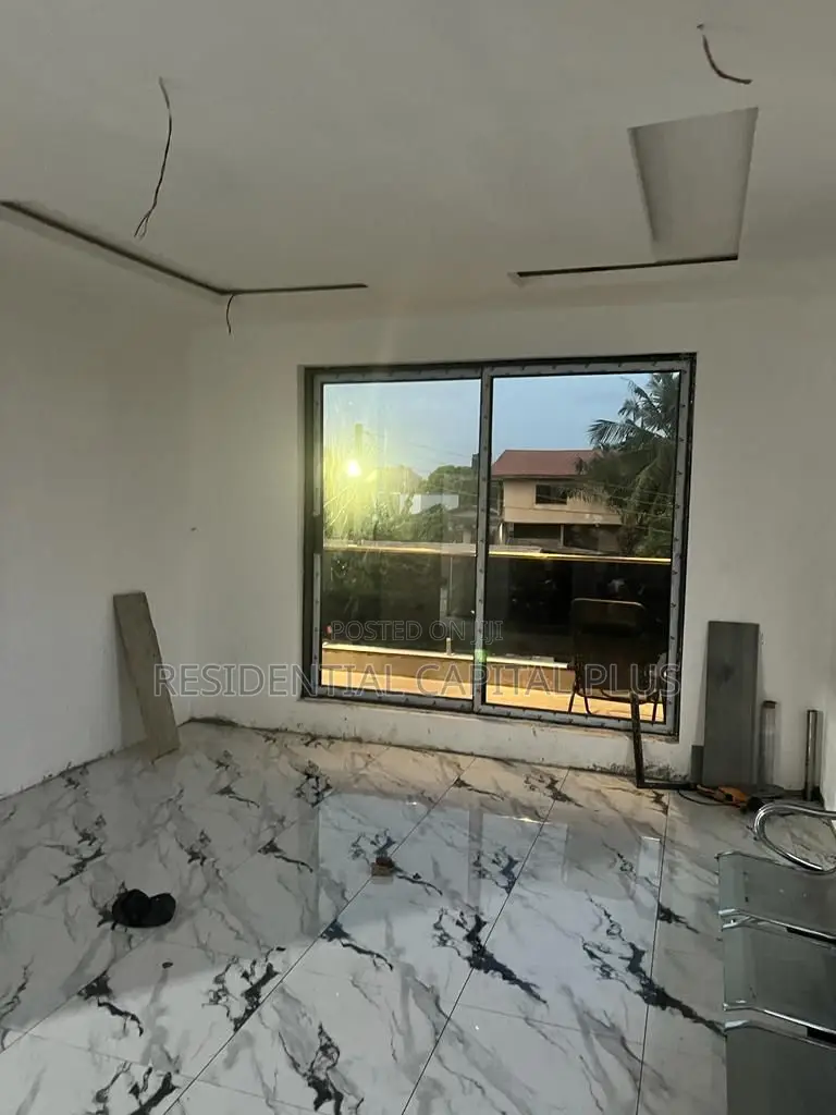 4bdrm Duplex in Spintex for sale