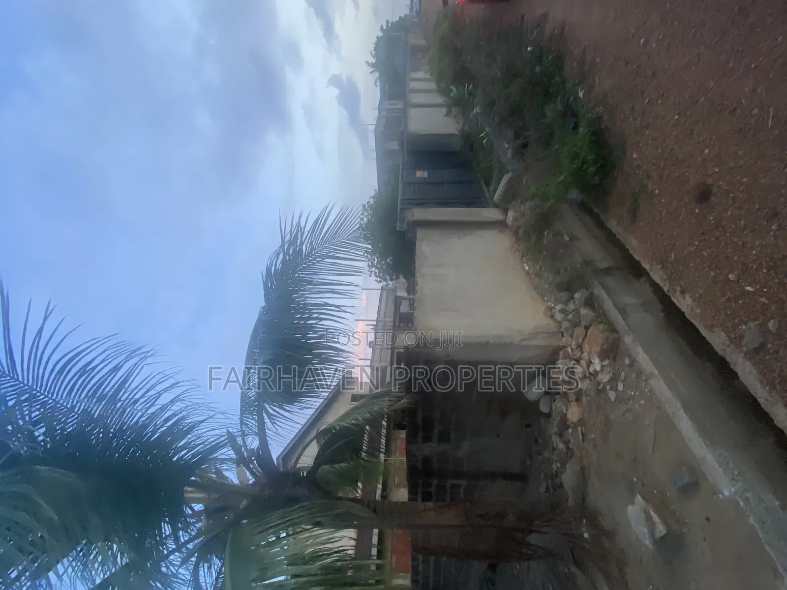 5bdrm House in Tseaddo, Airport Residential Area for sale