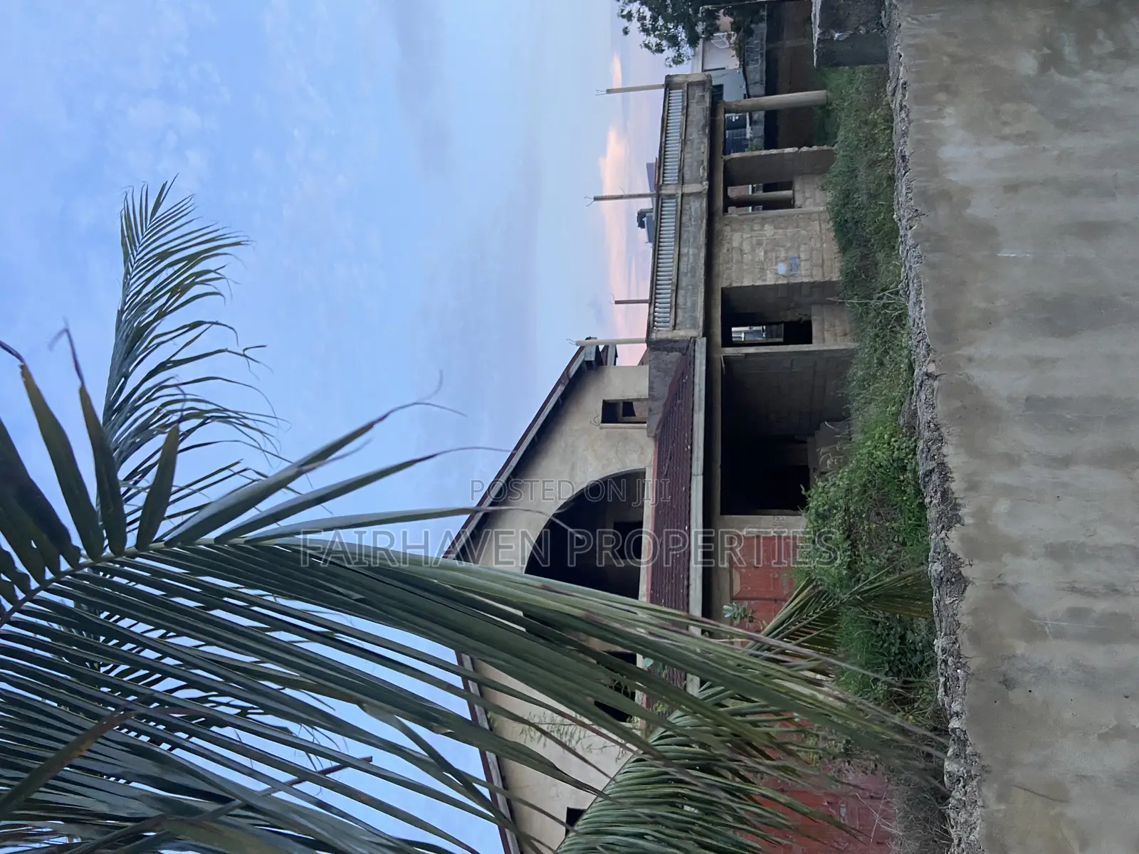 5bdrm House in Tseaddo, Airport Residential Area for sale