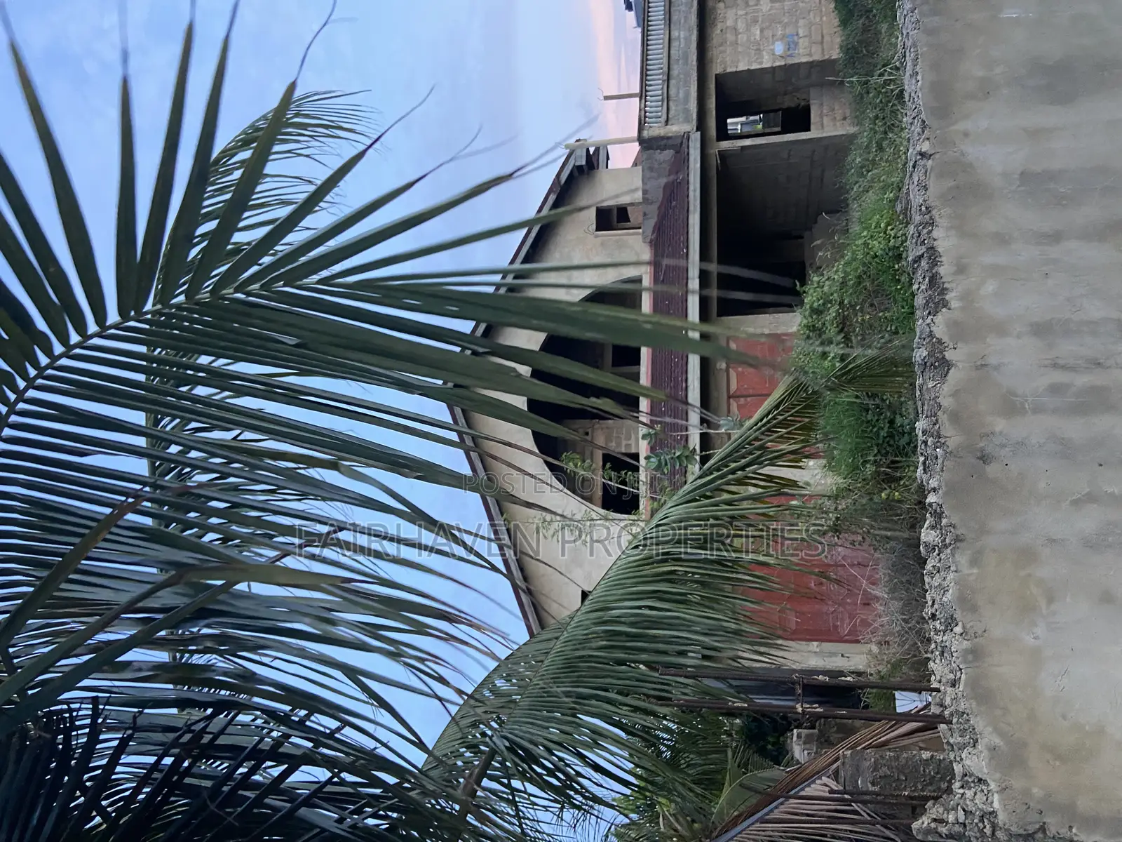 5bdrm House in Tseaddo, Airport Residential Area for sale