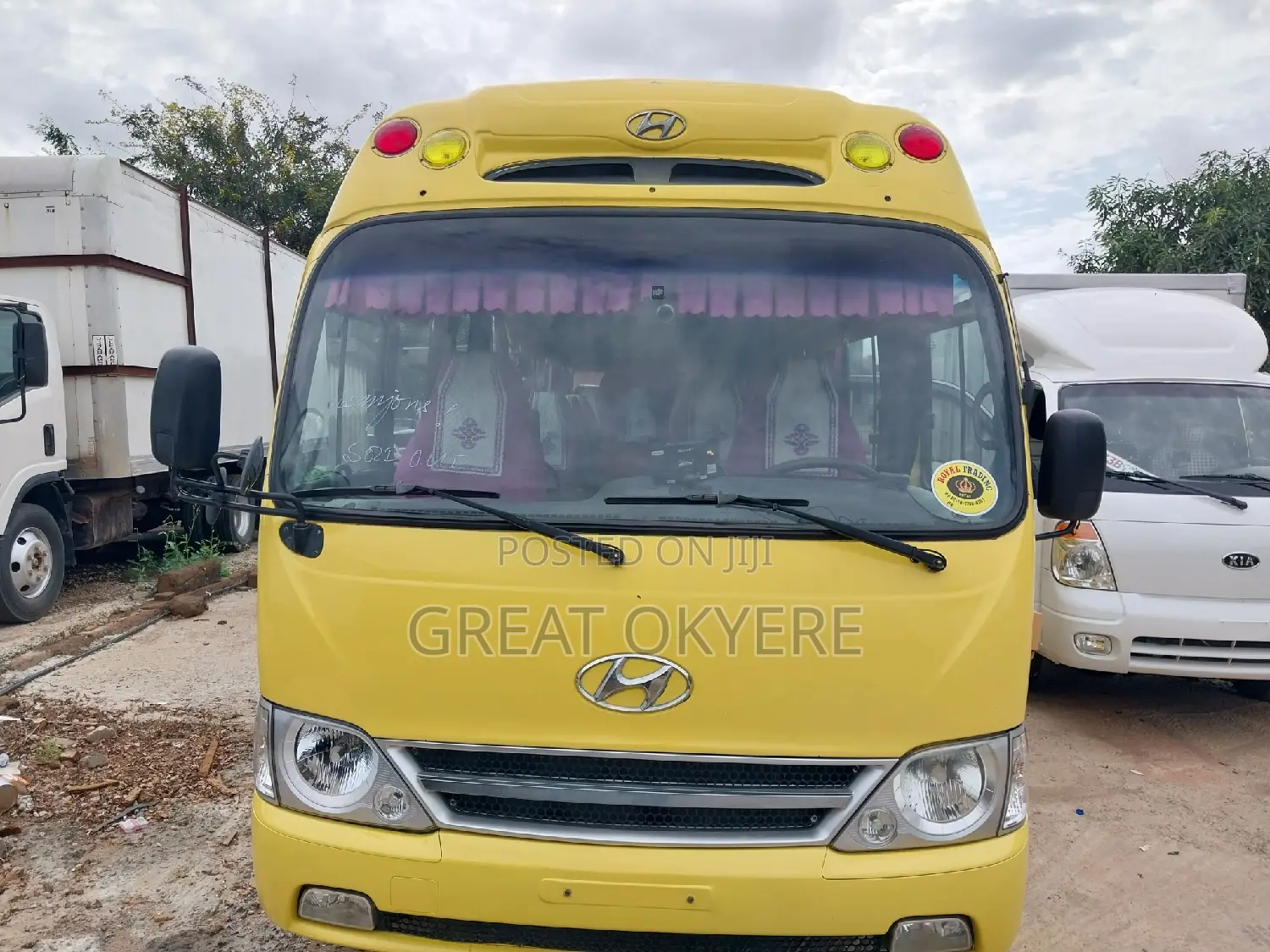 Hyundai County 2014 Yellow