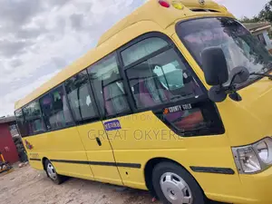 Hyundai County 2014 Yellow