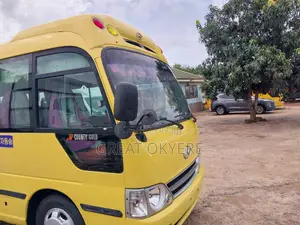 Hyundai County 2014 Yellow