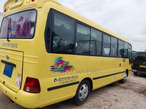 Hyundai County 2014 Yellow