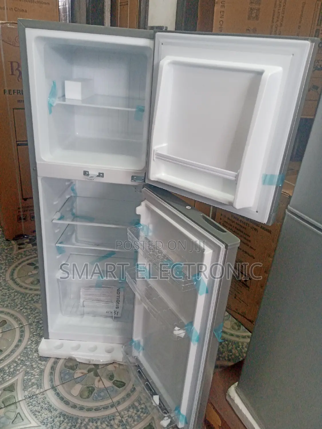 Fresh in Box Roch Live Smarter 138L Fridge/ Freezer