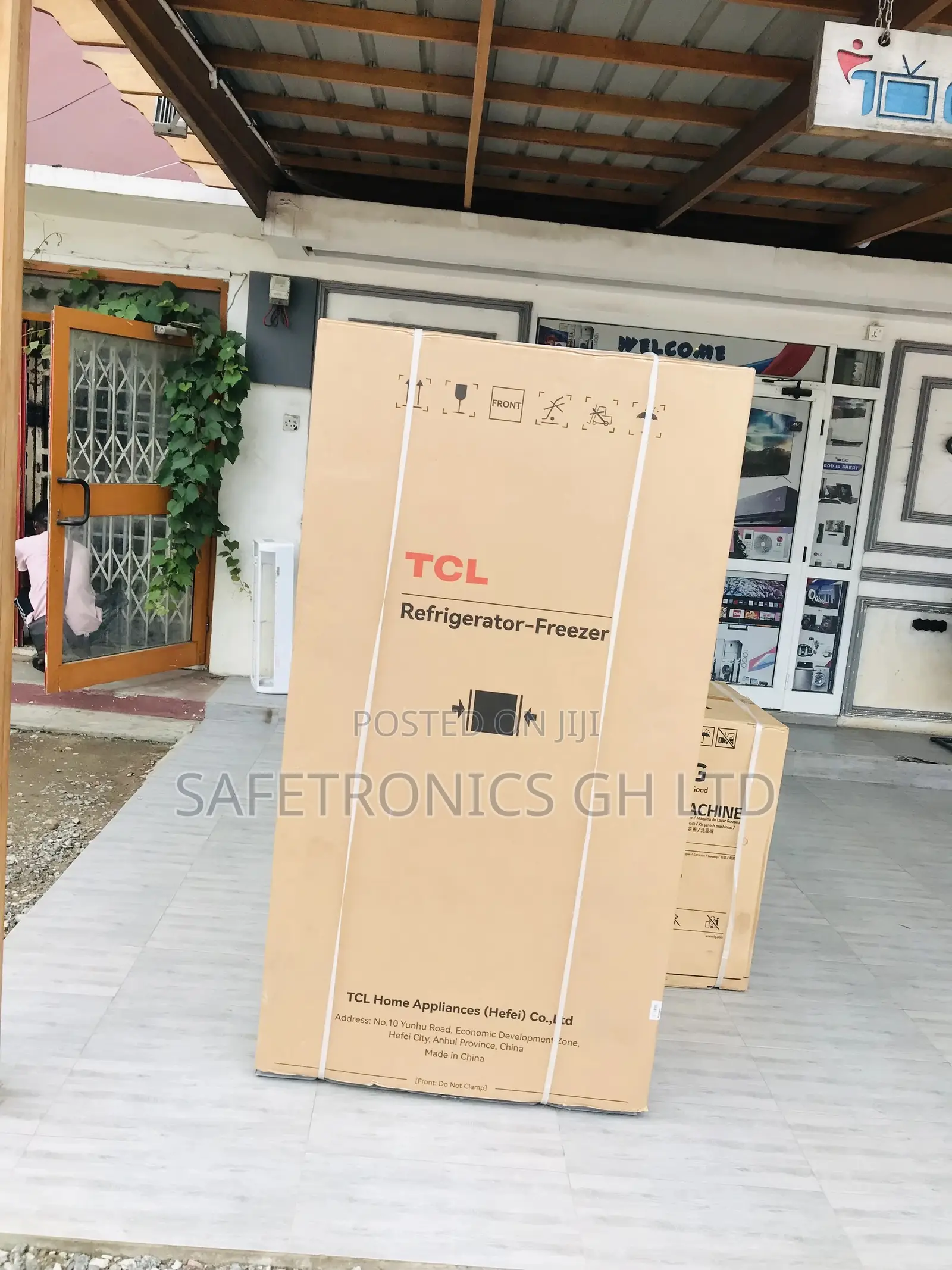 Adjustable TCL P460CD Gray French 4 Doors Fridge