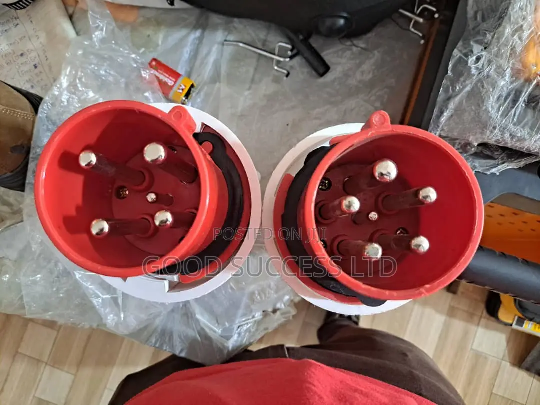 32A Industrial Plug
