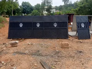 One and Half Metal Gate