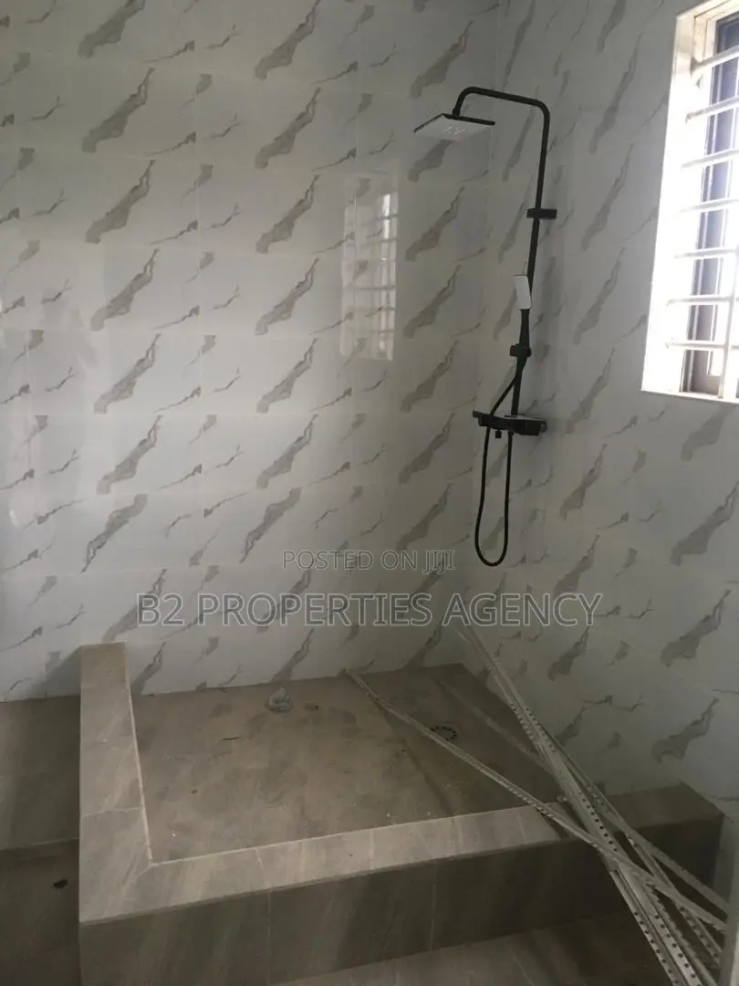 Furnished 4bdrm Mansion in B2Properties Agency, Kumasi Metropolitan