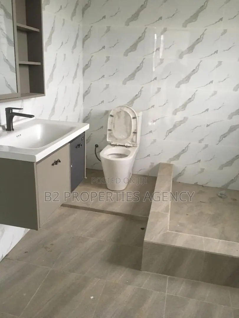 Furnished 4bdrm Mansion in B2Properties Agency, Kumasi Metropolitan