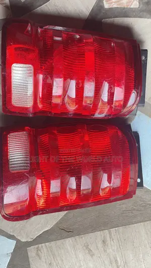 Ford Explorer 01 02 03 Tail Light