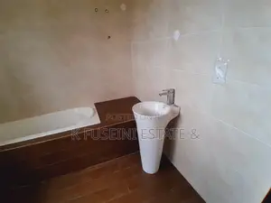 4bdrm House in K Fuseini Estate, Kumasi Metropolitan for sale