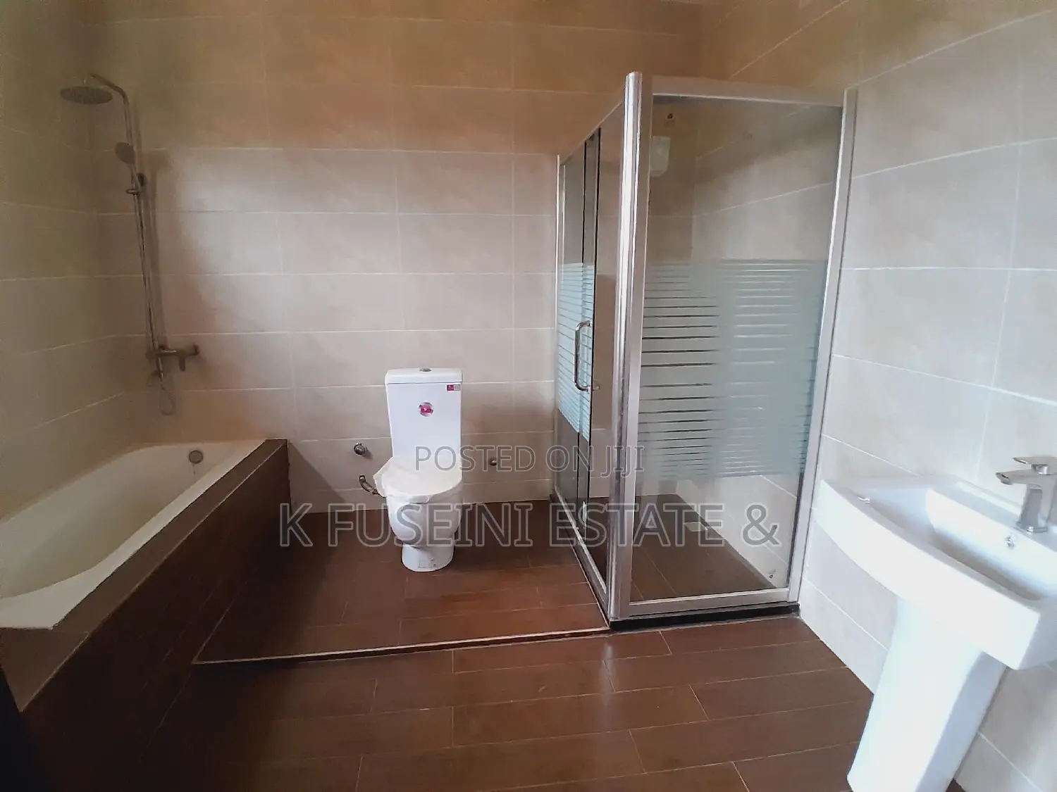 4bdrm House in K Fuseini Estate, Kumasi Metropolitan for sale