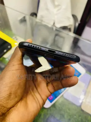 New Apple iPhone 7 32 GB Black