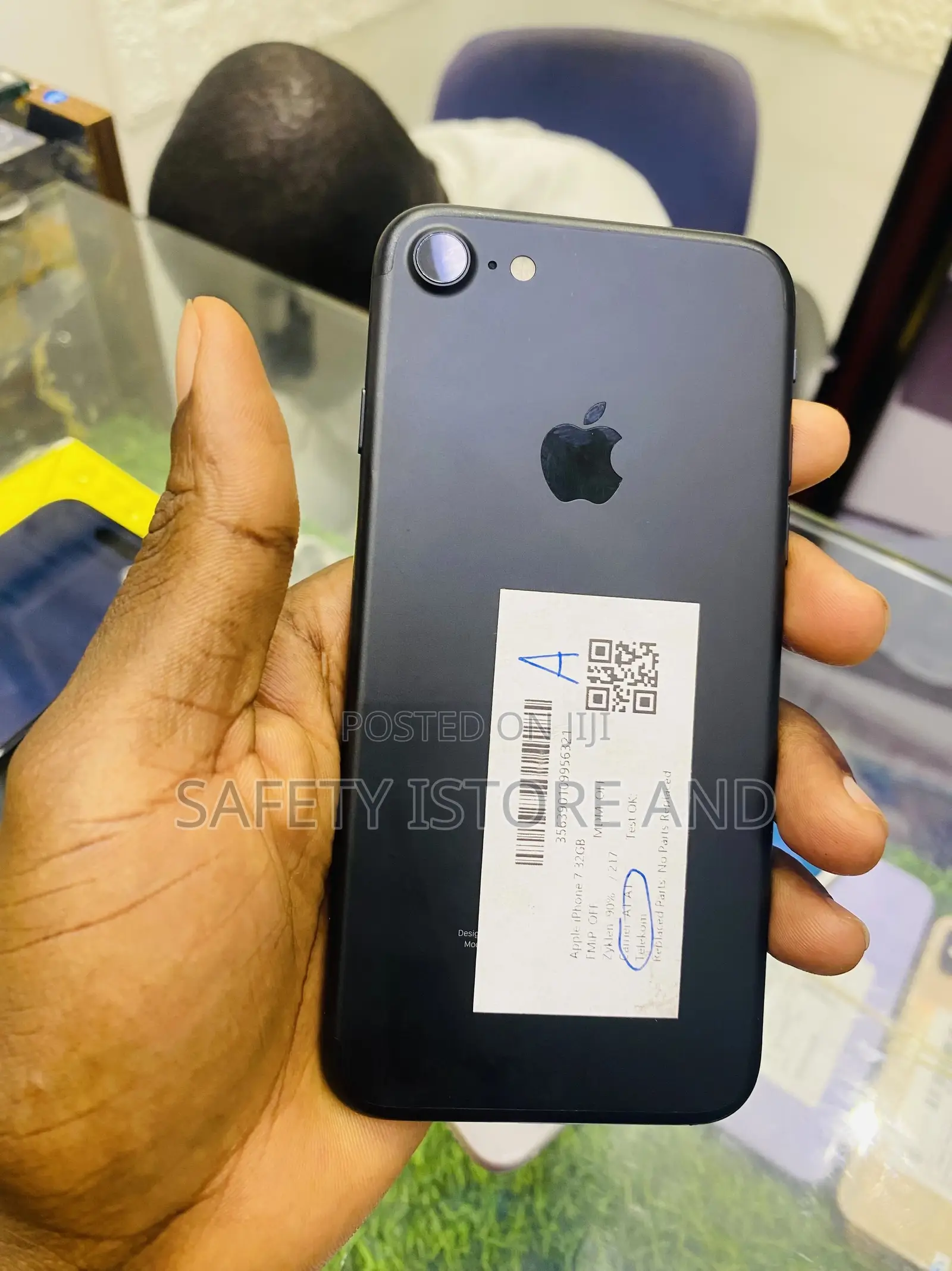 New Apple iPhone 7 32 GB Black