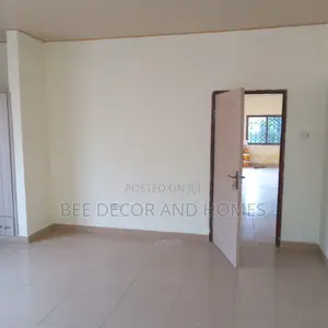 3bdrm House in Bee Decor & Homes, Oyibi for sale