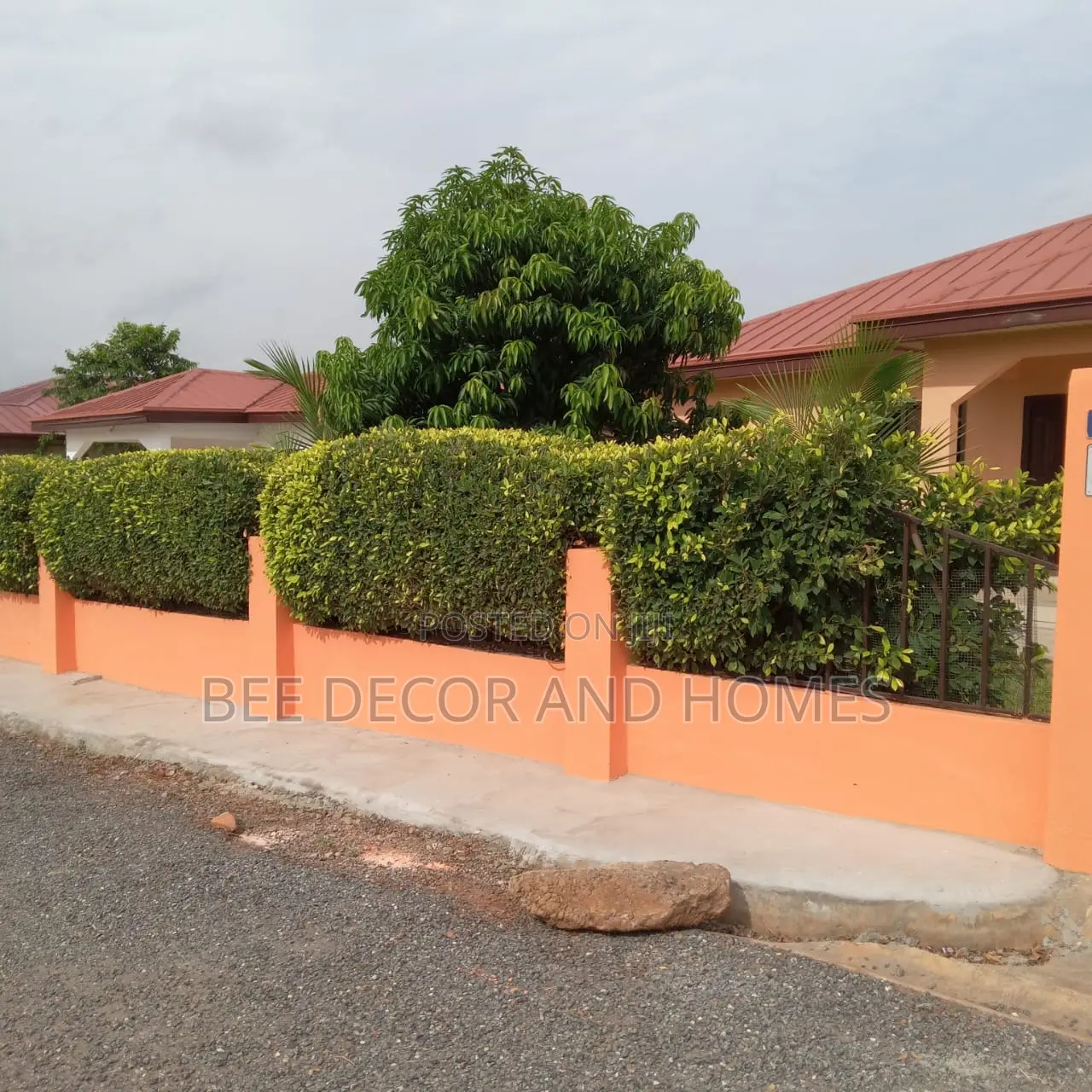 3bdrm House in Bee Decor & Homes, Oyibi for sale