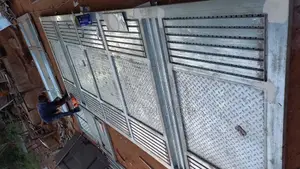 Middle Chaka Design Plate Gate.