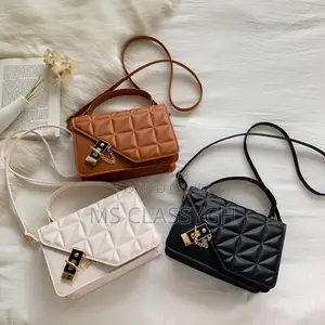 Retro Solid Color Rhombus Simple Fashion Embossed Crossbody