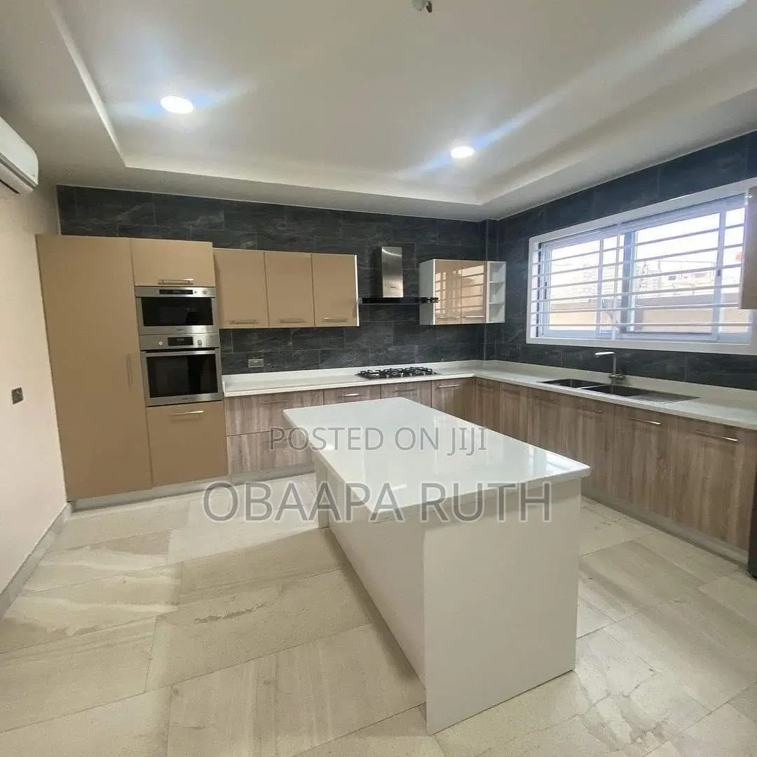 4bdrm Duplex in East Airport, Adjiriganor for sale