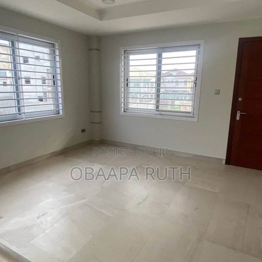 4bdrm Duplex in East Airport, Adjiriganor for sale