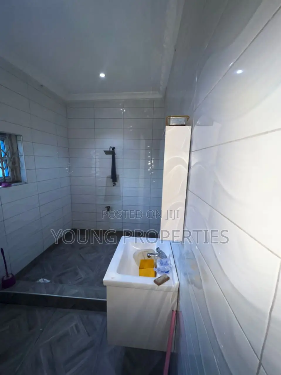 2bdrm House in Amasaman Ashalaja for sale