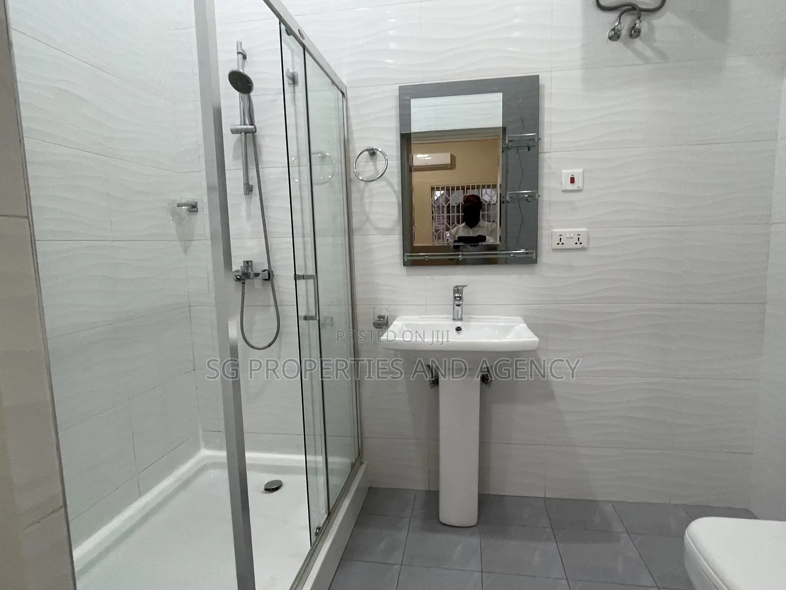 3bdrm House in Community 18, Spintex for rent