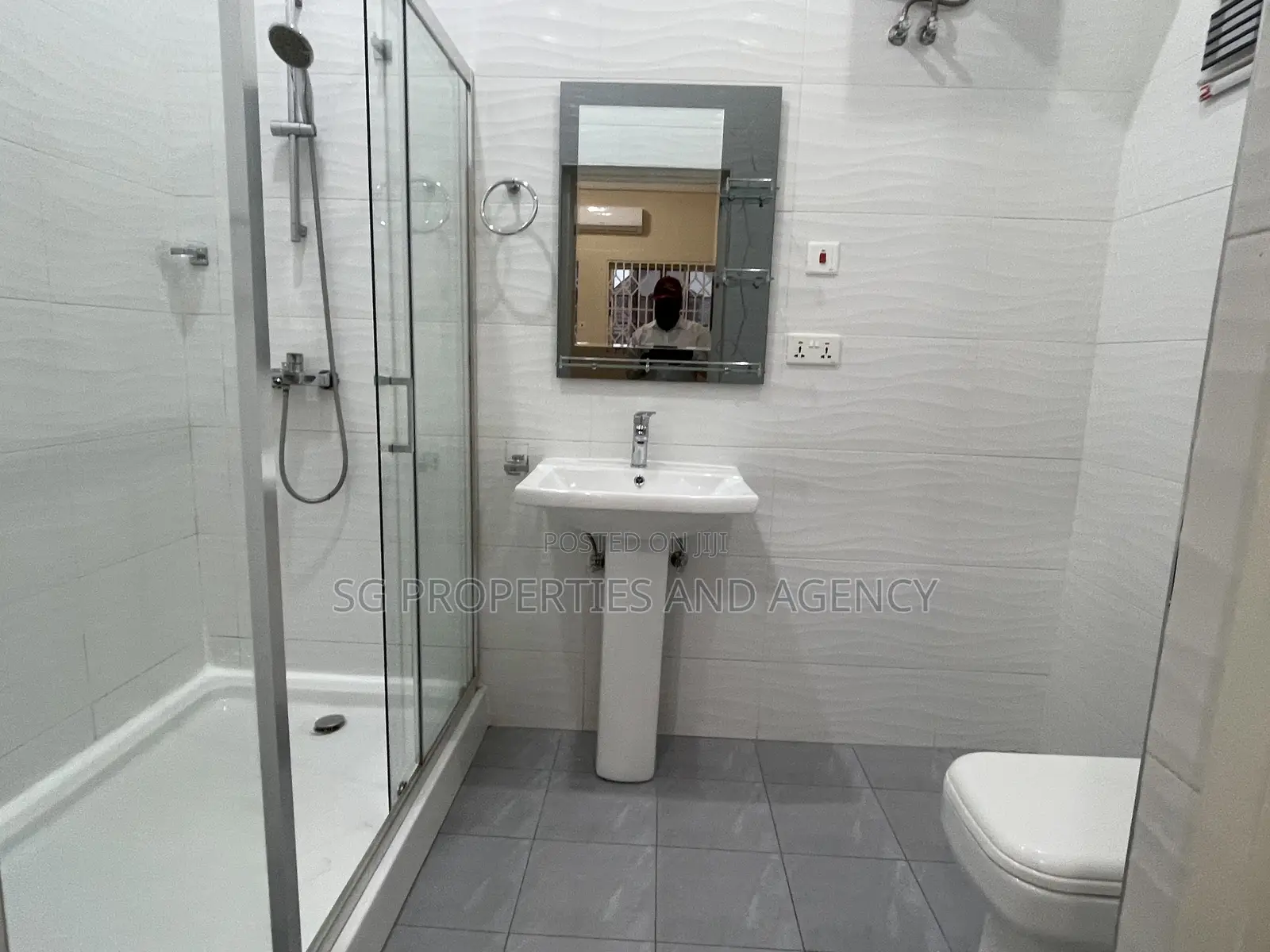 3bdrm House in Community 18, Spintex for rent
