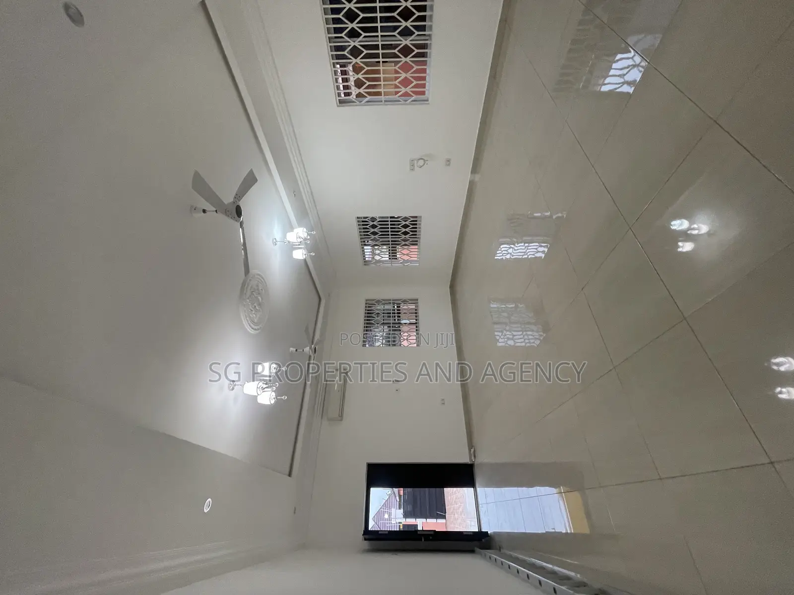 3bdrm House in Community 18, Spintex for rent