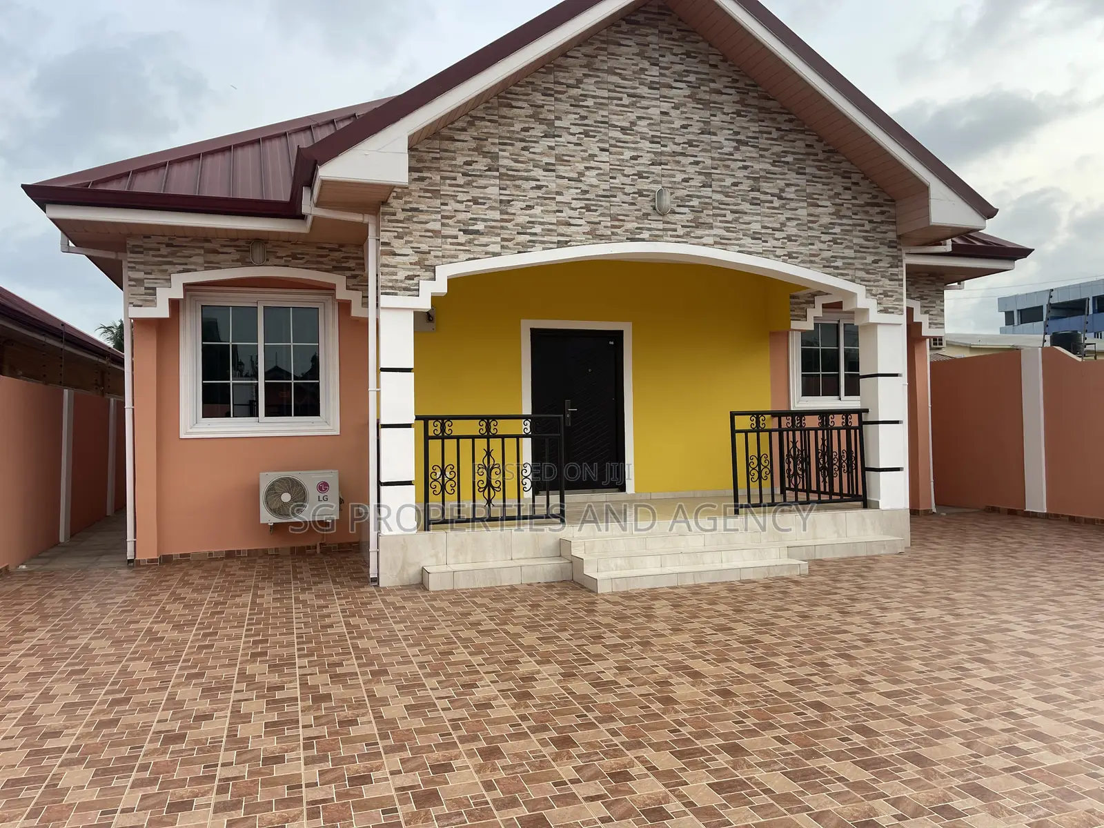 3bdrm House in Community 18, Spintex for rent