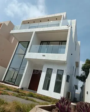 4bdrm Duplex in East Legon for sale