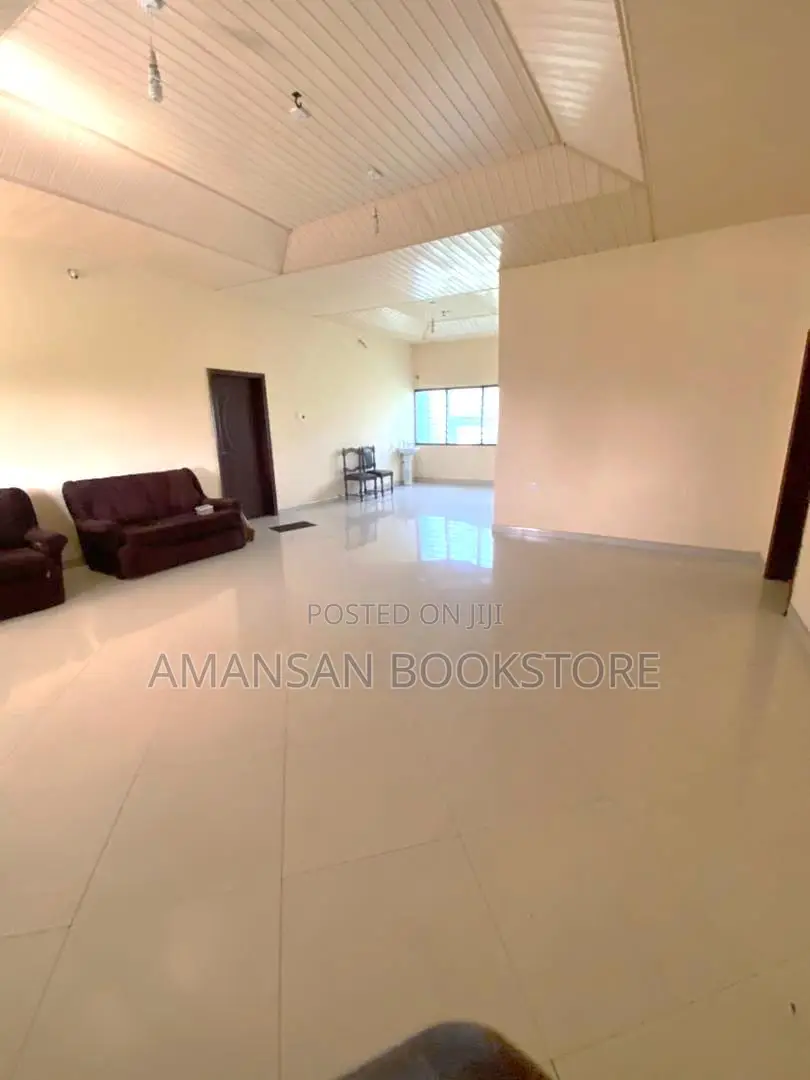 5bdrm House in New-Juaben Municipal for sale