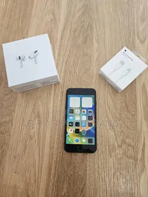 Apple iPhone SE (2020) 64 GB Black