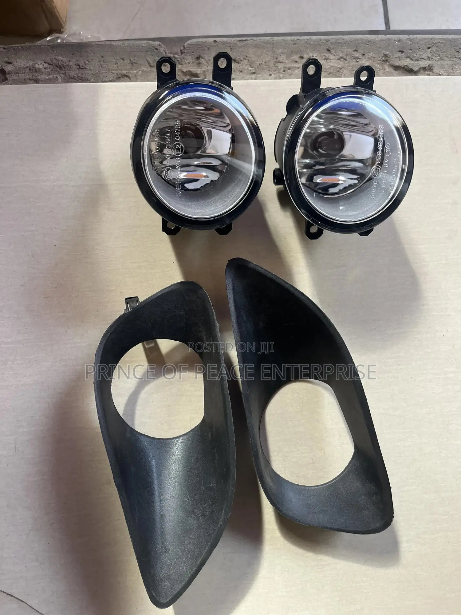 Toyota Yaris 2008 Fog Light and Foglight Holder