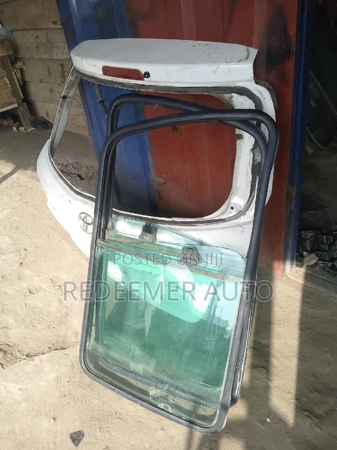 Side Glasses: Sprinter, D4d, Hiace, Stanbic, H100, H200, H1.
