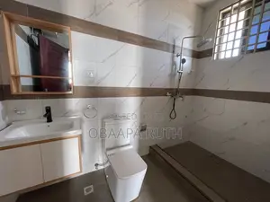 2bdrm Apartment in Lakeside Estate for rent