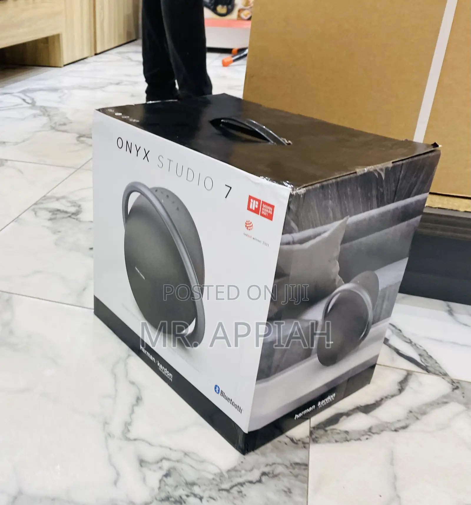 Authentic Onyx 7 Bluetooth Speaker With 8 Hours Play Time.