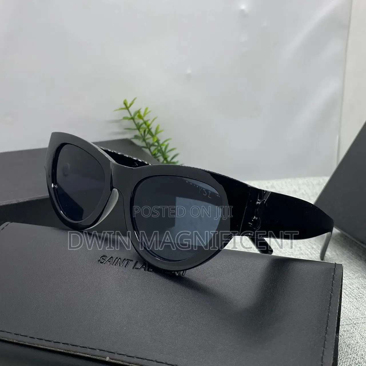 Admirable Saint Laurent Glasses