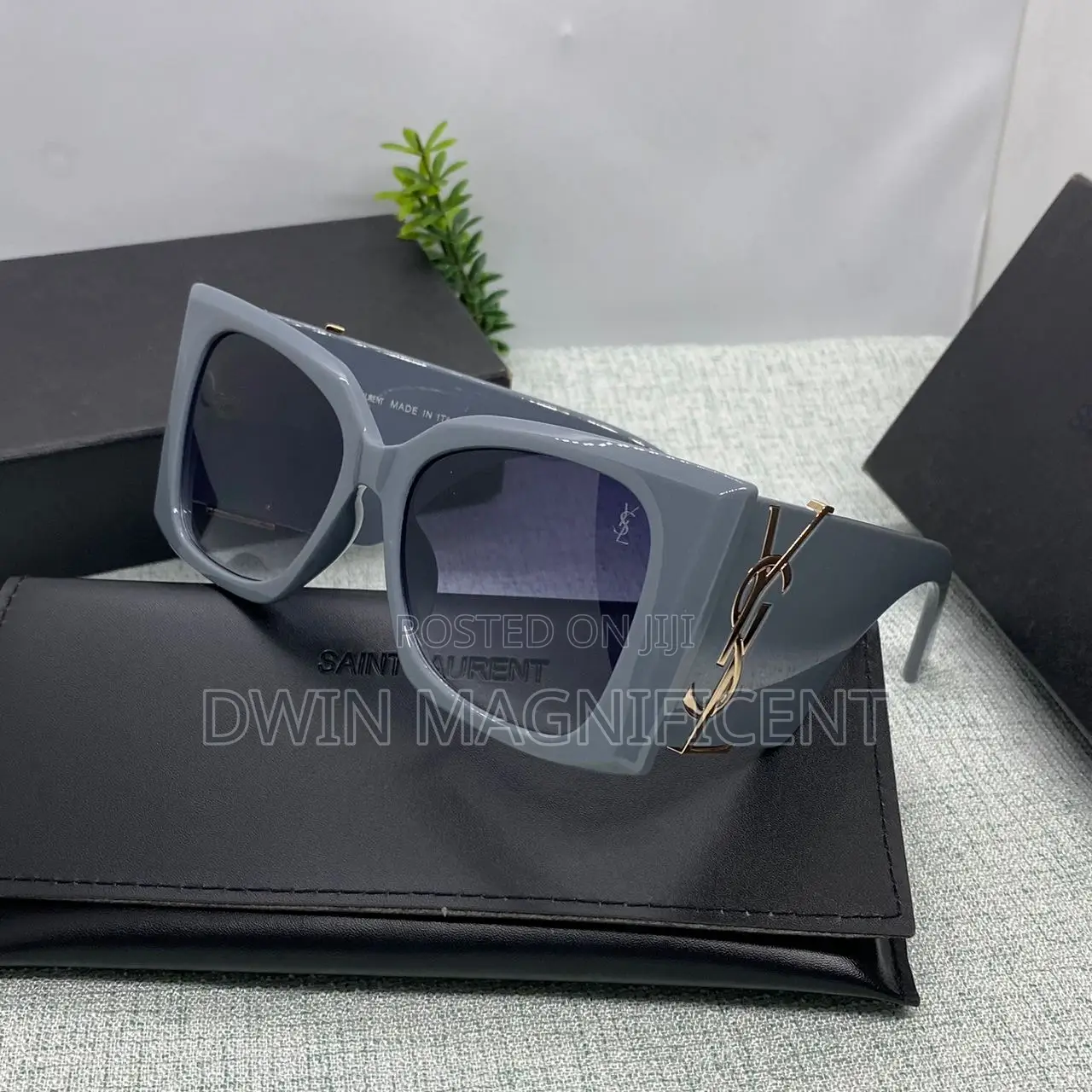 Admirable Saint Laurent Glasses