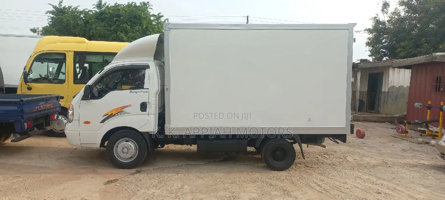 Kia Bongo 3 Container Truck